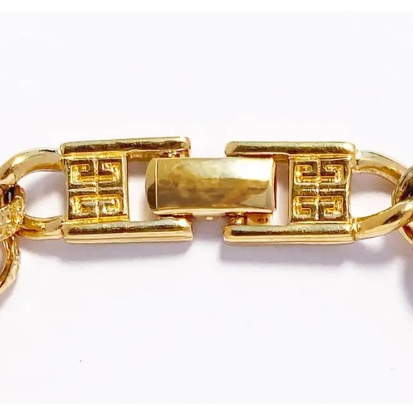 Vintage Givenchy Gold Plated Byzantine Rope Chain Logo Claps Runway Bracelet - Picture 4 of 14